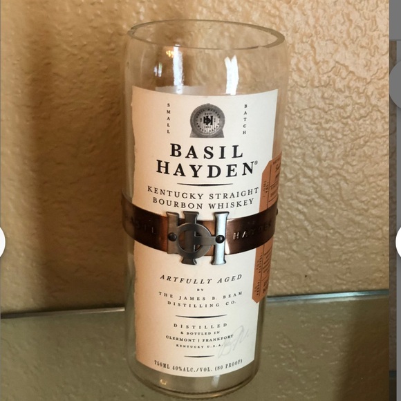 Basil Hayden Kentucky Bourbon Whiskey 750 ml bottle (empty) - Picture 2 of 14